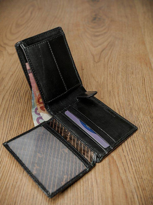 Skórzany portfel męski w wersji poziomej z membraną rfid stop