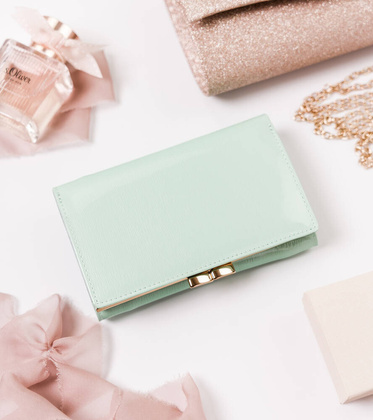 Kompaktowy skorzany portfel z zewnetrzna portmonetka na bigiel