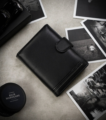 Klasyczny portfel meski z eleganckimi przeszyciami