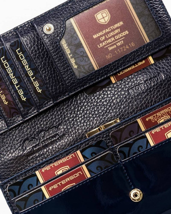 Lakierowany portfel w klasycznym kolorze