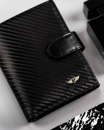 Carbonowy, skórzany portfel męski na karty