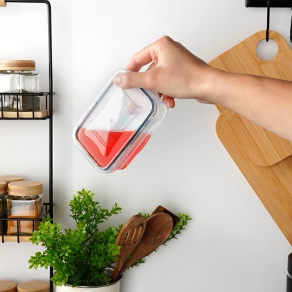 Pojemniki na żywność z pokrywką i uszczelką 4 szt.