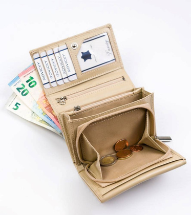 Skórzany portfel damski zamykany na zatrzask