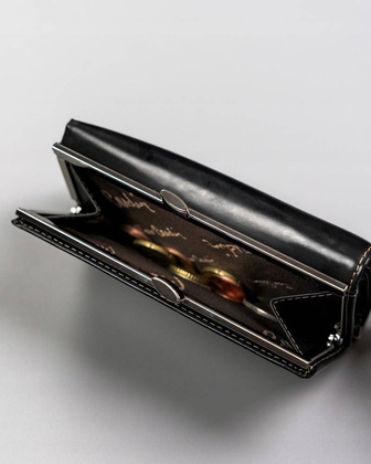 Klasyczny portfel damski ze skóry naturalnej na bigiel i zatrzask