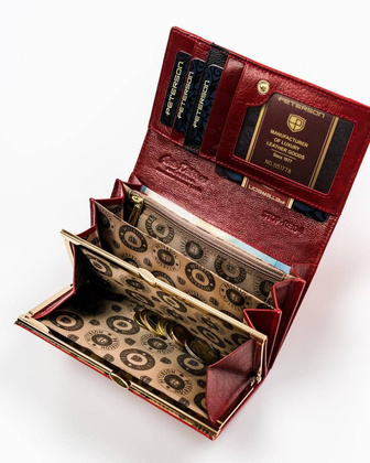 Lakierowany portfel damski z motywem krokodylej skóry