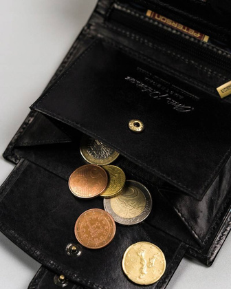 Duży portfel męski z zapięciem na zatrzask