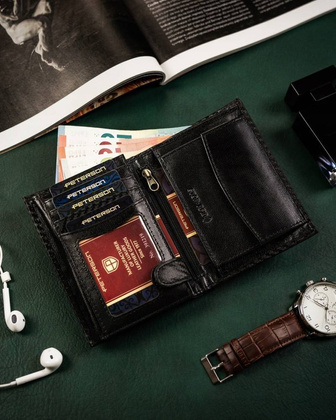 Duży, pionowy portfel męski ze skóry naturalnej