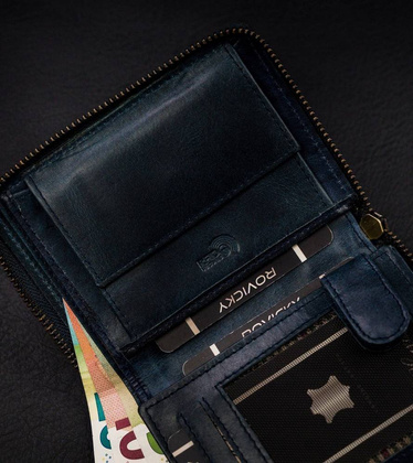 Duży, skórzany portfel w orientacji pionowej z systemem rfid