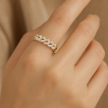 Pierścionek stal chirurgiczna platerowana złotem, regulowany z cyrkoniami PST933