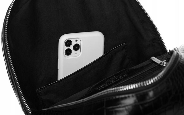 Mały, funkcjonalny plecaczek damski ze skóry ekologicznej