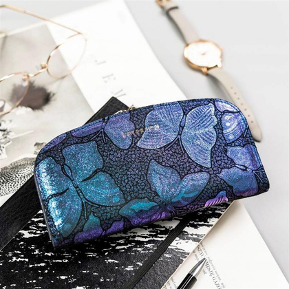 Skórzany portfel damski zdobiony holograficznymi motylami