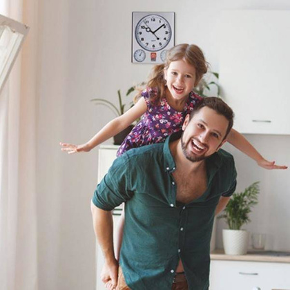 Zegar ścienny plastikowy DEN HAAG Srebrny