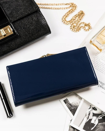 Granatowy portfel damski skórzany z klapką