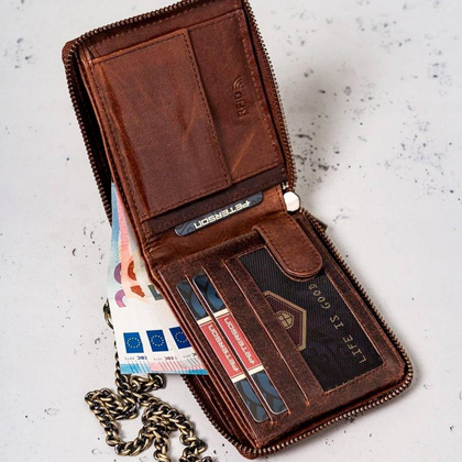 Duży, skórzany portfel męski z łańcuchem