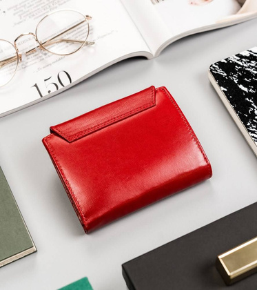 Skórzany portfel damski z systemem rfid zapinany na zatrzask