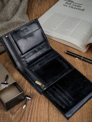 Klasyczny pojemny portfel meski ze skory naturalnej