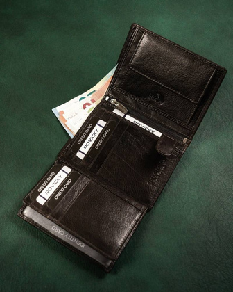 Pionowy, skórzany portfel męski z ozdobnym przeszyciem