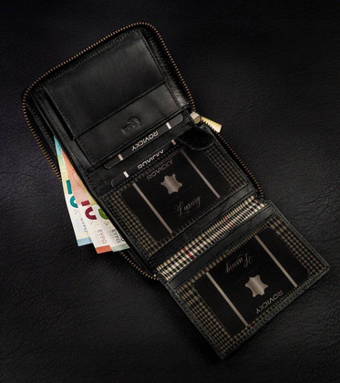 Duży, skórzany portfel w orientacji pionowej z systemem rfid