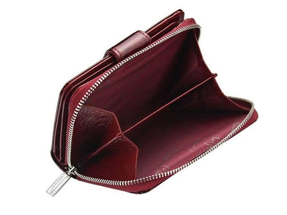 Lakierowany, pionowy portfel damski ze skóry naturalnej