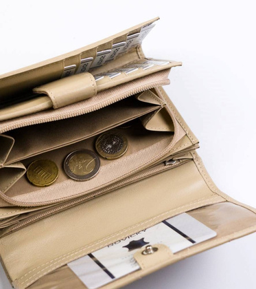 Elegancki portfel z pikowanej skóry naturalnej