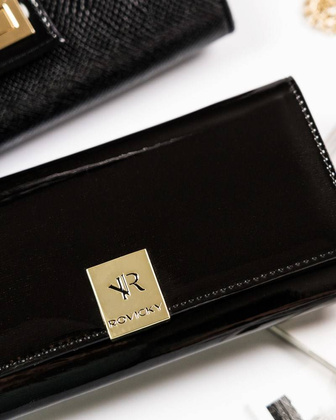 Klasyczny portfel damski z dużą sekcją na karty