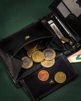 Elegancki skorzany portfel meski bez zapiecia zewnetrznego