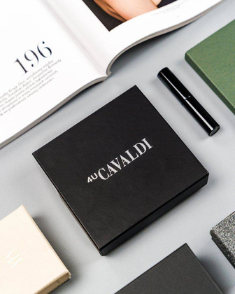 Kwadratowy portfel damski ze skóry naturalnej, z ochroną RFID