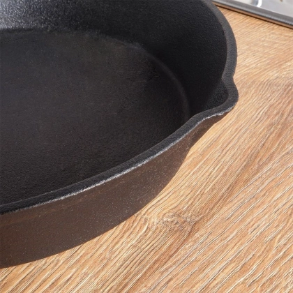 Patelnia żeliwna okrągła talerz żeliwny 25 cm indukcja