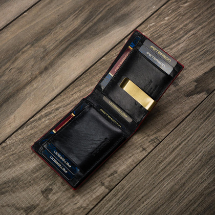 Elegancki portfel męski z czerwonym akcentem