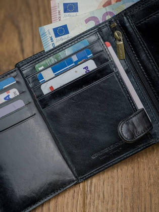 Portfel męski z licowej skóry naturalnej o atrakcyjnym wykończeniu