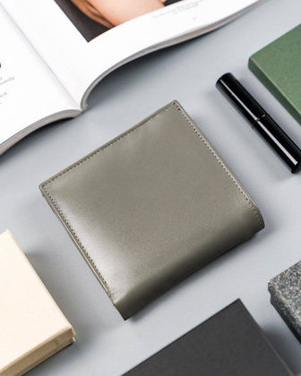 Kwadratowy portfel damski ze skóry naturalnej, z ochroną RFID