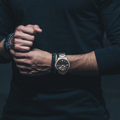 LAVVU Zegarek ze szkłem szafirowym HERNING Black