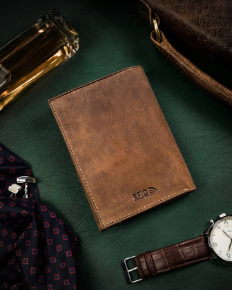 Skorzany portfel meski z motywem patriotycznym