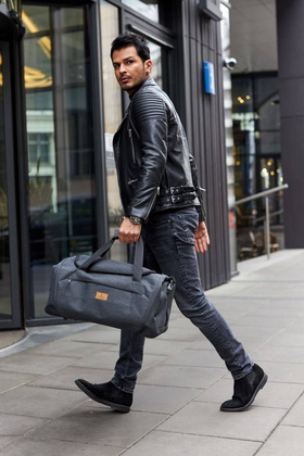 Pojemna torba sportowo-podróżna z poliestru Czarna