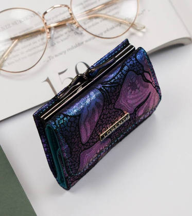 Portmonetka damska ze skóry naturalnej ze wzorem motyli — Lorenti