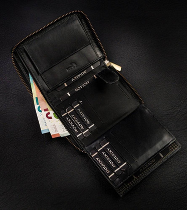 Duży, skórzany portfel w orientacji pionowej z systemem rfid