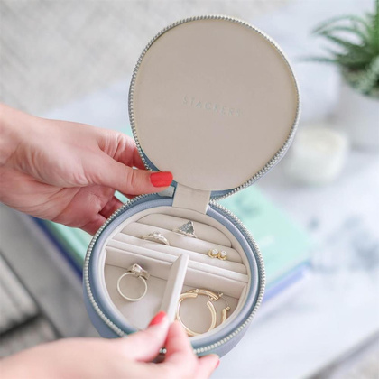 Pudełko podróżne na biżuterię Stackers Travel okrągłe lawendowe