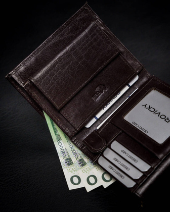 Pojemny portfel meski z naturalnej skory licowej z ochrona RFID