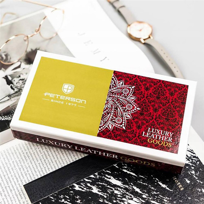 Duży, pionowy portfel damski ze skóry naturalnej na suwak i magnes Peterson