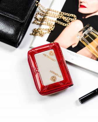 Maly skorzany portfel damski na suwak i zatrzask