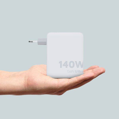 XTORM Ładowarka turystyczna 140W GaN +kabel USB-C PD biała