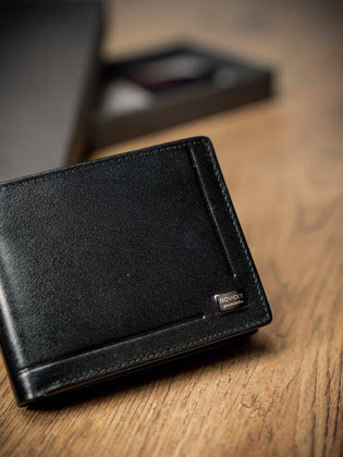 Kompaktowy czarny portfel ze skóry naturalnej wysokiej jakości