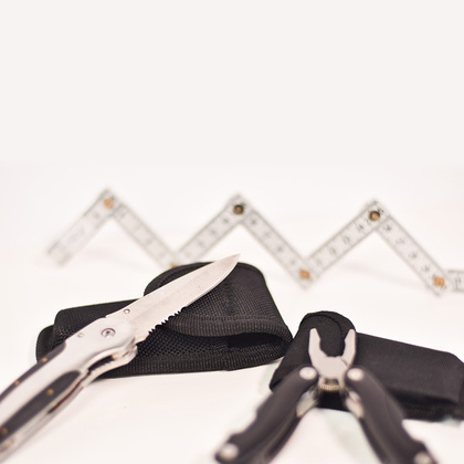 Narzędzie wielofunkcyjne UPOMINKARNIA Feat Czarny