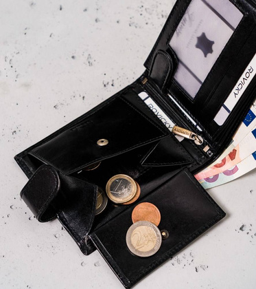 Skórzany portfel męski z ozdobnym paskiem