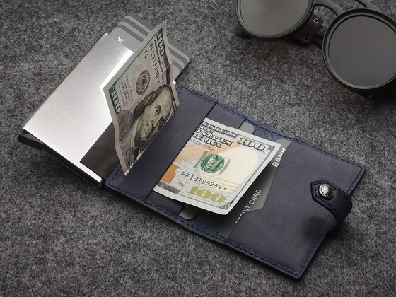 Portfel EASY WALLET for AirTag 2174