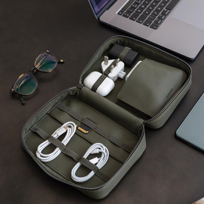 Etui na ładowarki i słuchawki Stackers Pebble oliwkowe