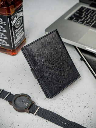 Męski duży portfel skórzany, pionowy z zapinką i ochroną rfid