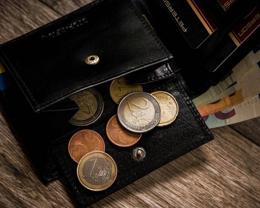 Skórzany portfel męski w orientacji poziomej z systemem rfid