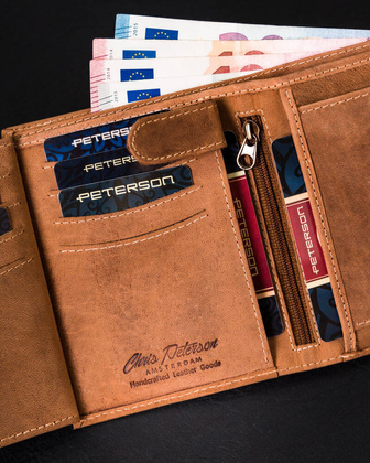 Skorzany portfel meski z systemem RFID Protect