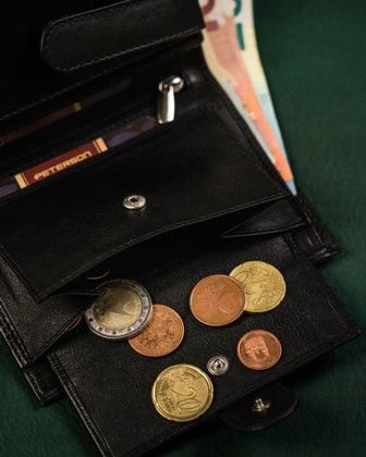 Elegancki, skórzany portfel męski